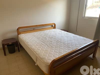 used bedroom. غرفة نوم مستعملة