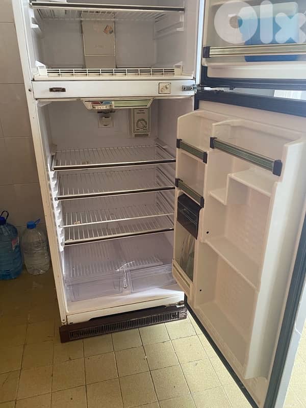 used refrigerator براد مستعمل 1