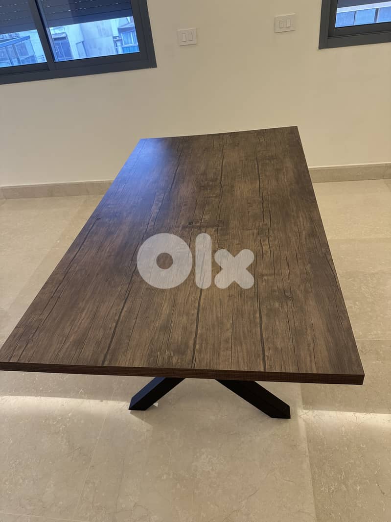 Dining table - still new 2