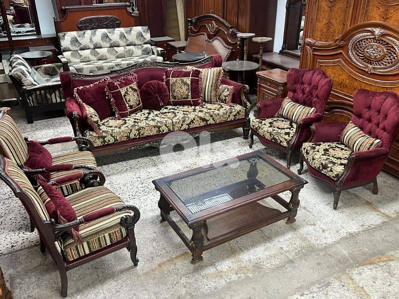 طقم كنبايات حفر ملكي خشب زان خمس قطع وطاولة 4