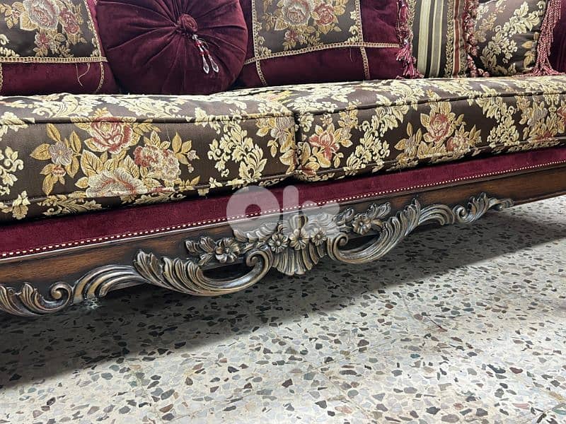 طقم كنبايات حفر ملكي خشب زان خمس قطع وطاولة 8