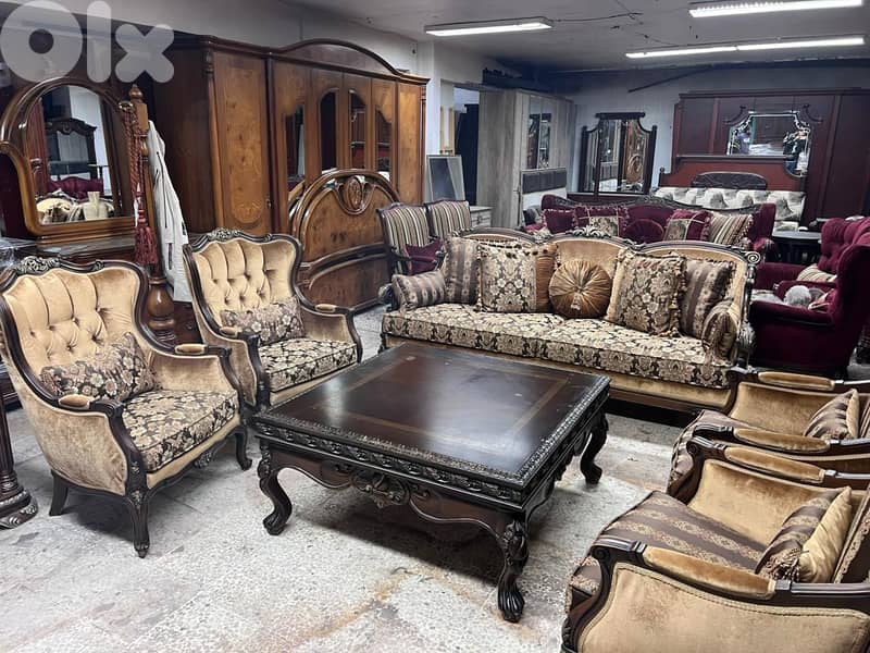 طقم كنبايات حفر خشب زان ملكي خمس قطع وطاولة 11