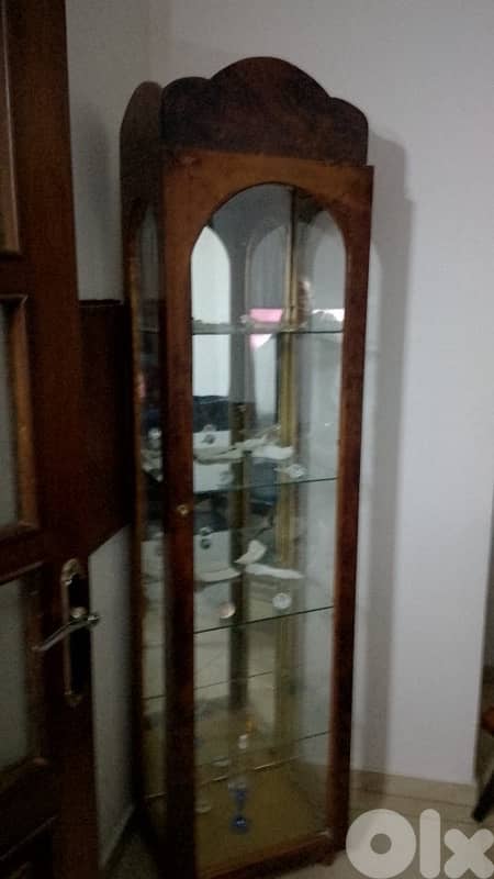 طاولة سفرة بحالة ممتازة 2