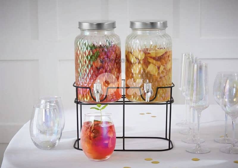 ERNESTO 2 GLASS WATER DISPENSER WITH A MODERN STAND. _4$ delivery. 5