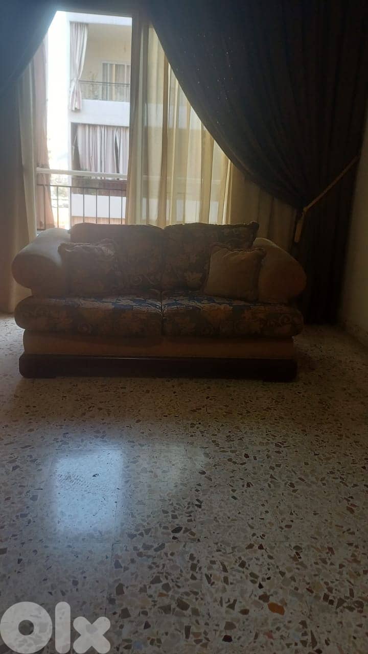 Living Room in good condition for sale 2