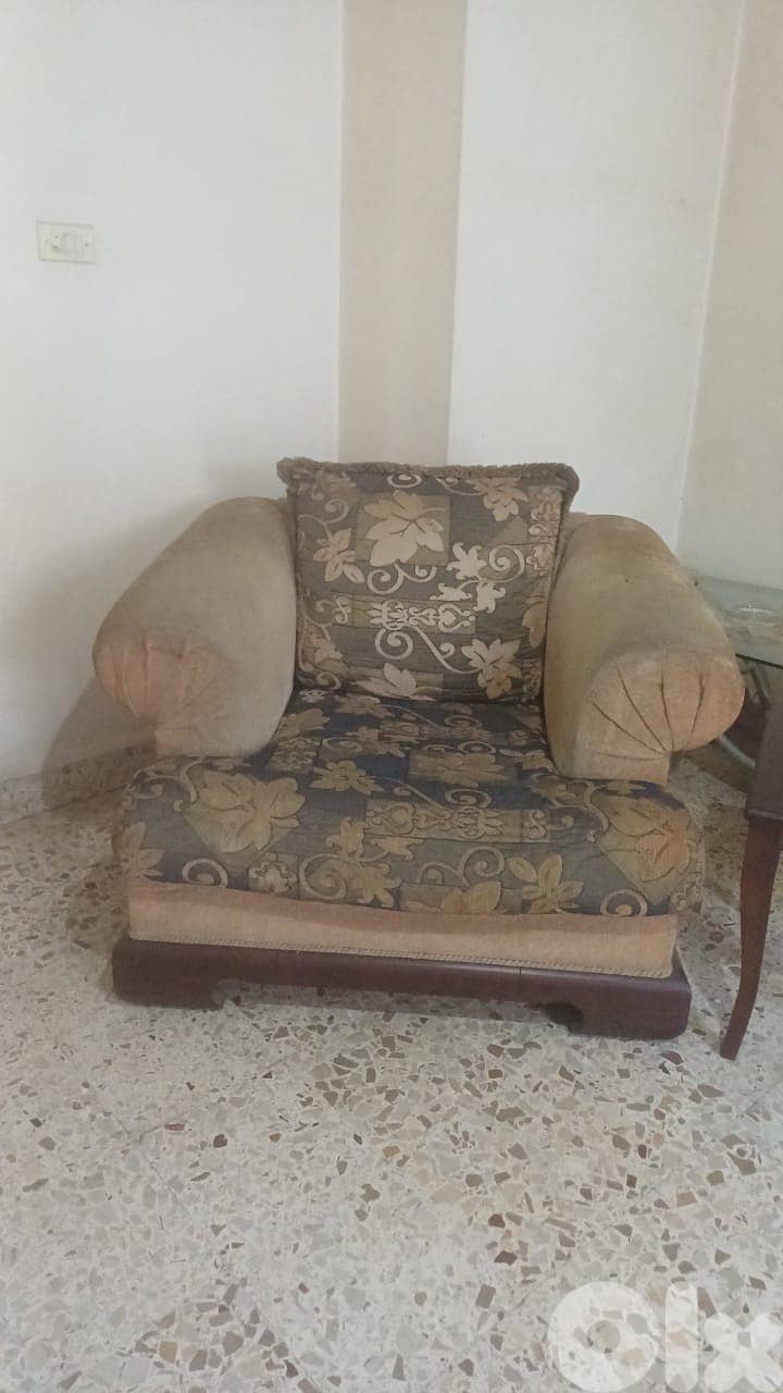Living Room in good condition for sale 4