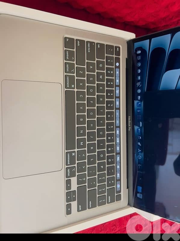 MacBook Pro 2020 top 2