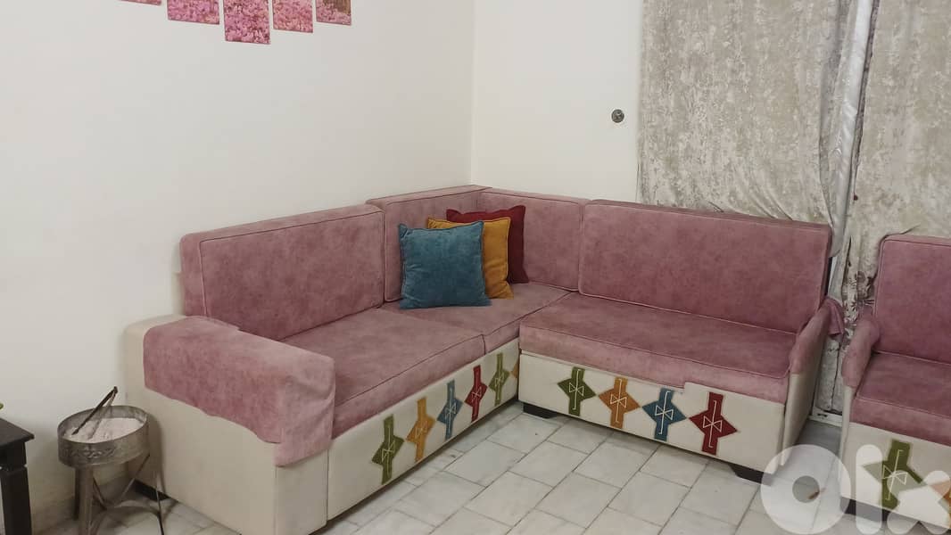 400$ full living room 1