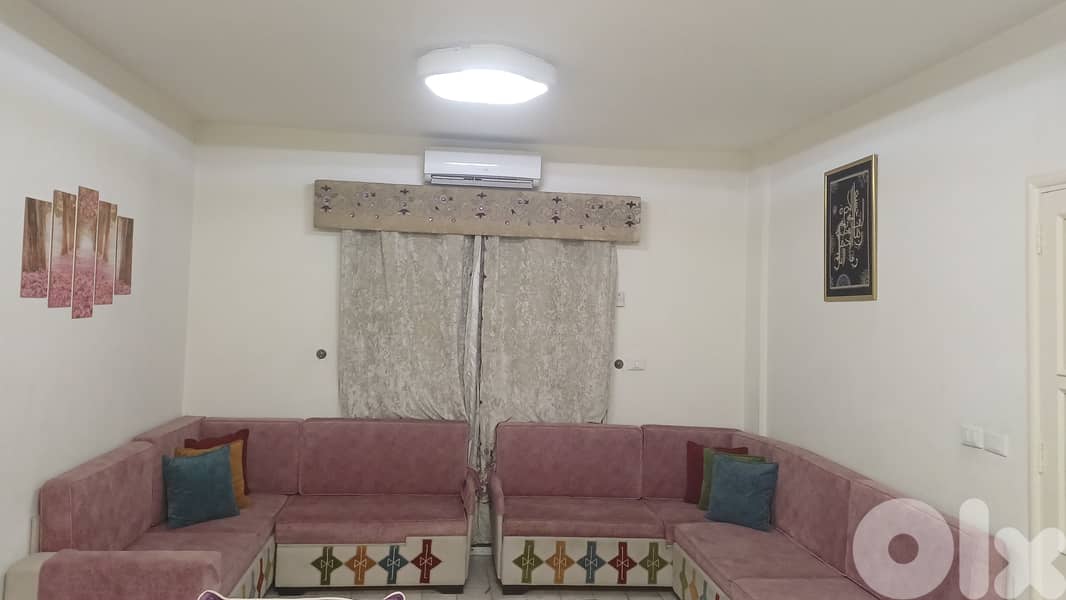 400$ full living room 2