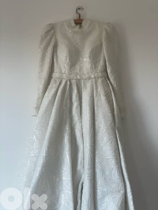 wedding dress 300$ 1
