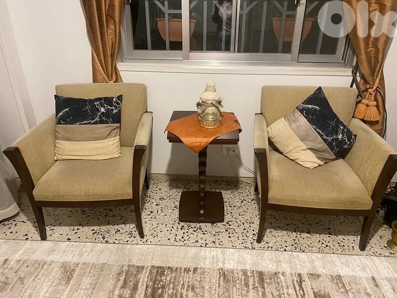 Living room beige color and wood 1