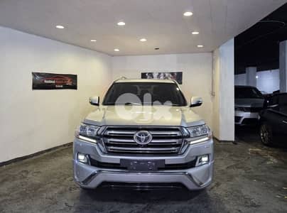 2016 Toyota Land Cruiser VX-S V8 5.7 Silver/Brown Like New 1 Owner!