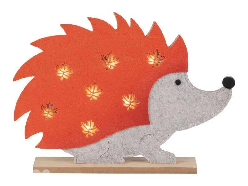 ديكور خريفي مضيء من LIVARNO Home بتصميم القنفذ، يضيف لمسة دافئة 1