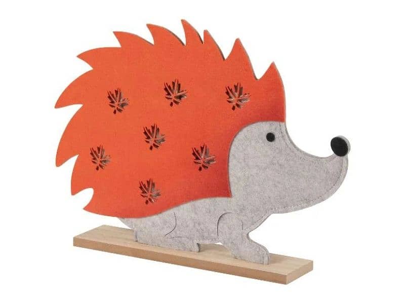 ديكور خريفي مضيء من LIVARNO Home بتصميم القنفذ، يضيف لمسة دافئة 2