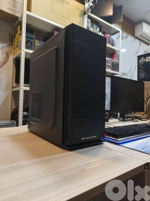 Full Gaming Computer - Plug and Play 1