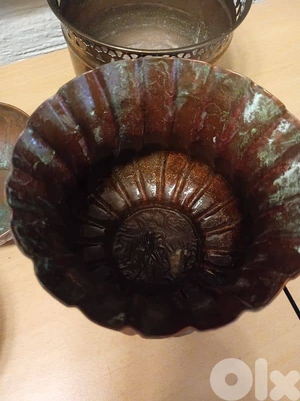 مجموعه نحاسيات قديمه جدا حوالي ٣ كيلو 2