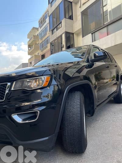 Grand cherokee laredo 2017