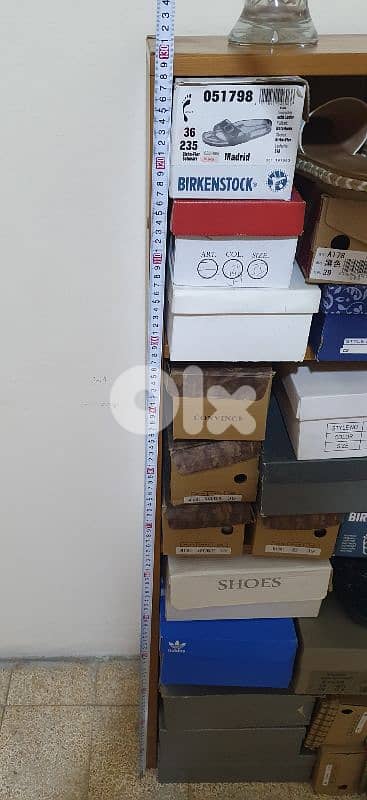 درف  أحذية كبير  مستعمل نضيف  (عدد ١ ) طول ١٣٠ عرض ١٠٠  غمق  ٢٧  بيروت 3