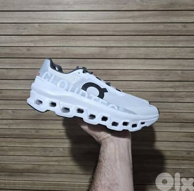 On Cloudmonster white