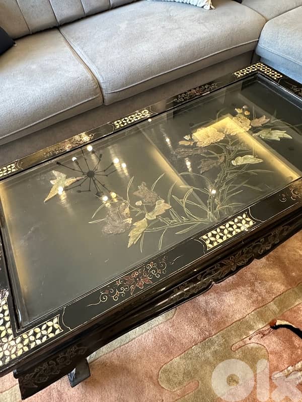 Oriental Coffee Table Lacquered in Black  with Stone 4