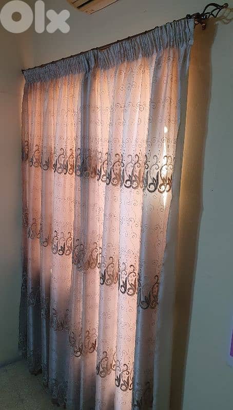 برداية  داخلي  مستعمل  نضيف  طول ٢٥٦  عرض ١٩٠ بيروت ٣٠ دولار  ٠٣٧٢٣٨٩٥ 2