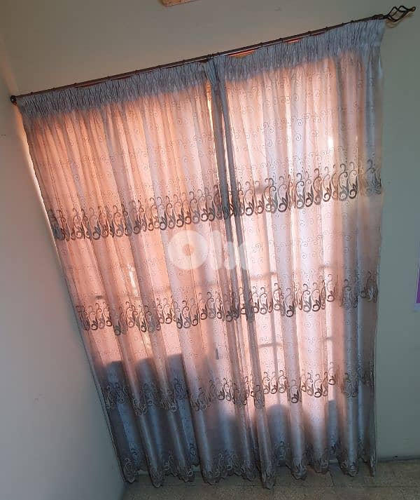 برداية  داخلي  مستعمل  نضيف  طول ٢٥٦  عرض ١٩٠ بيروت ٣٠ دولار  ٠٣٧٢٣٨٩٥ 3