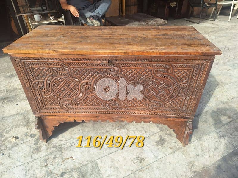 صندوق شرقي انتيك خشب جوز حفر مميز رائع جدا 0