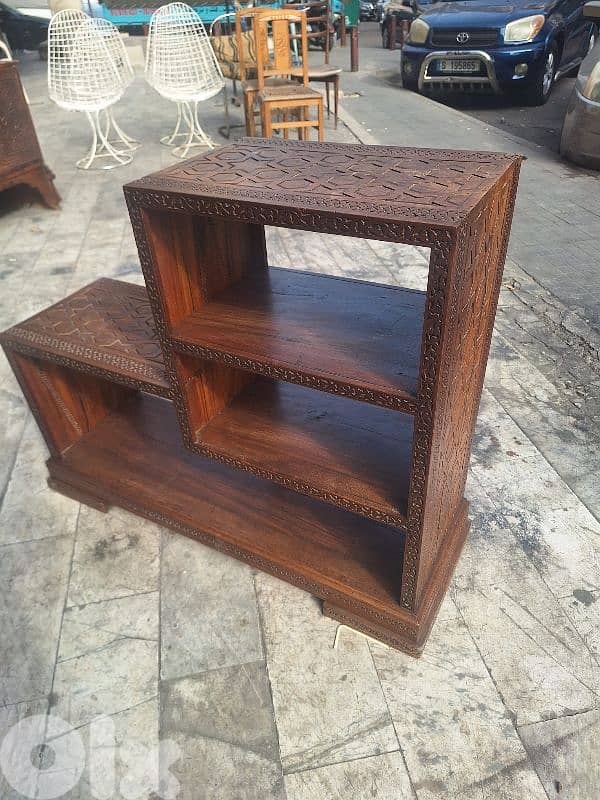 ايتاجير رفوف انتيك مميزة خشب جوز 0