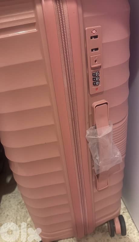 طقم شنطات سفر للبيع 0