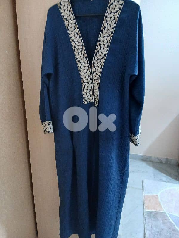 عبايات  ملونة 0