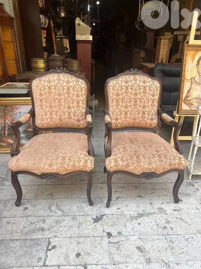 فوتاي كنب عدد ٢ شغل فرنسي خارقين النضافة قماش جديد روعة سعر لقطة