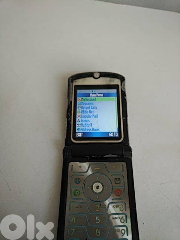 Old Motorola V3 Razr (read details) - Not Negotiable 1