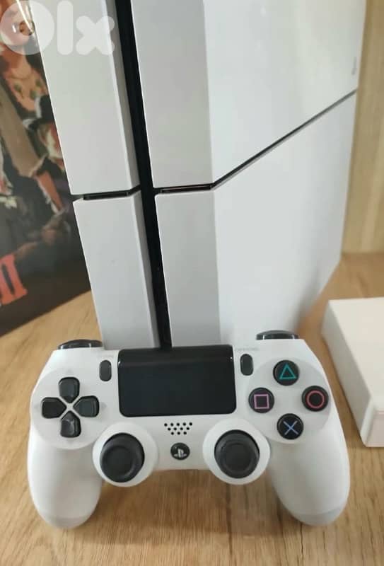 ps4 white one joystick+gta 5 1