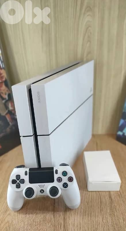 ps4 white one joystick+gta 5 3