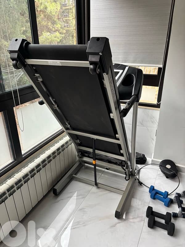 Tr-200 foldable tredmill, with bpm 0