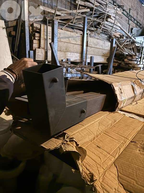 boxing bag with structure steel معدات بوكسينغ للبيع (كيس + هيكل حديد) 1