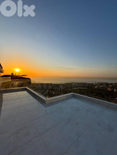 روف بإطلالة بحرية خيالية للبيع الجية- Roof for Sale in Jiyyeh Sea View