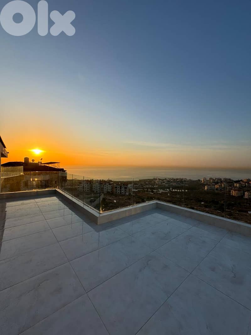 روف بإطلالة بحرية خيالية للبيع الجية- Roof for Sale in Jiyyeh Sea View 0