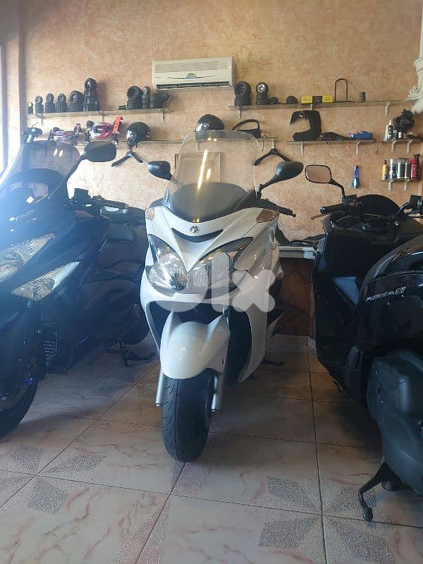 Yamaha majesty 400cc 0