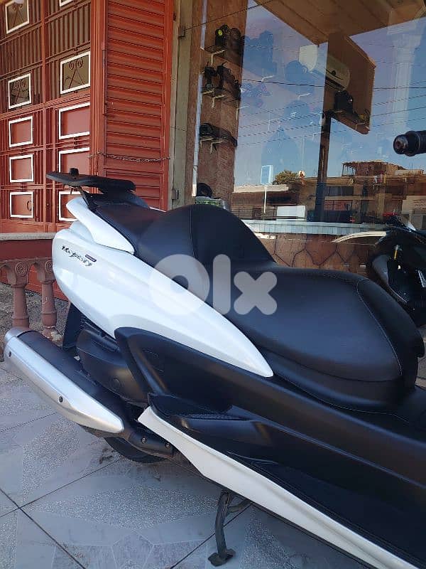 Yamaha majesty 400cc 3