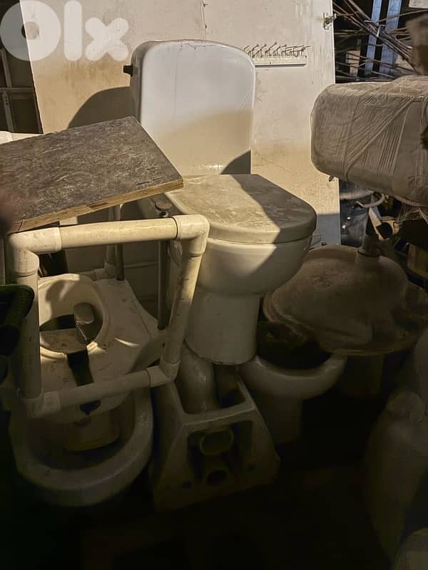 4-5 toilette seat •	٤–٥ مقاعد تواليت للبيع 0