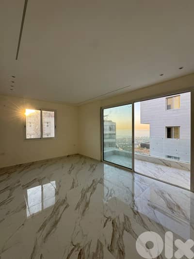 شقة مميزة للبيع الجية مطل بحر جزئي - Special Apartment for Sale Jiyyeh