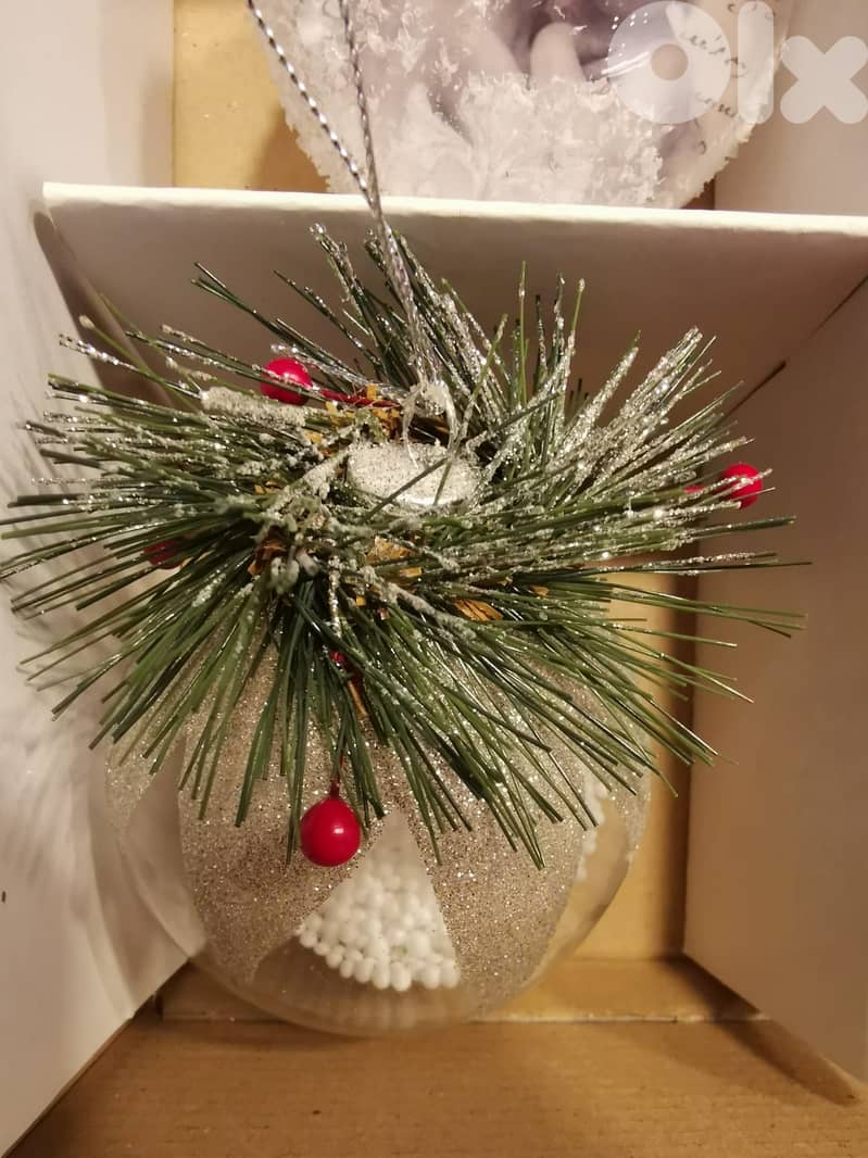 Gorgeous, Full-Profile Big Christmas tree +  (ex 3