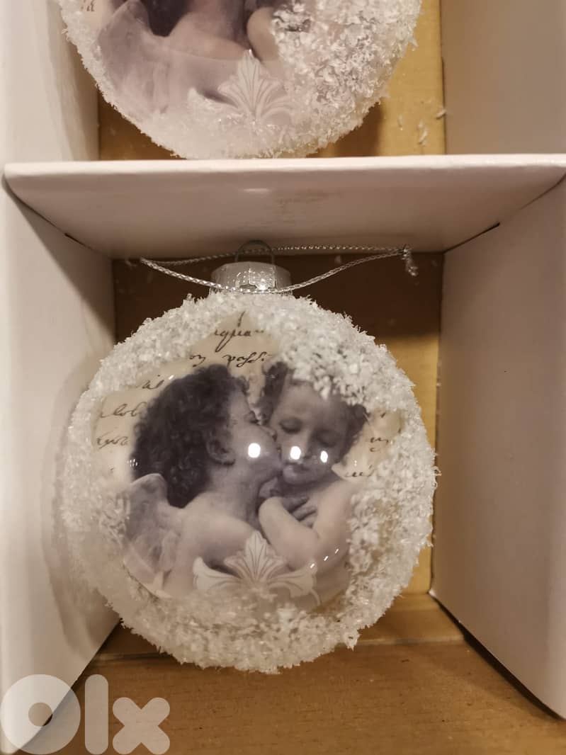 Gorgeous, Full-Profile Big Christmas tree +  (ex 4