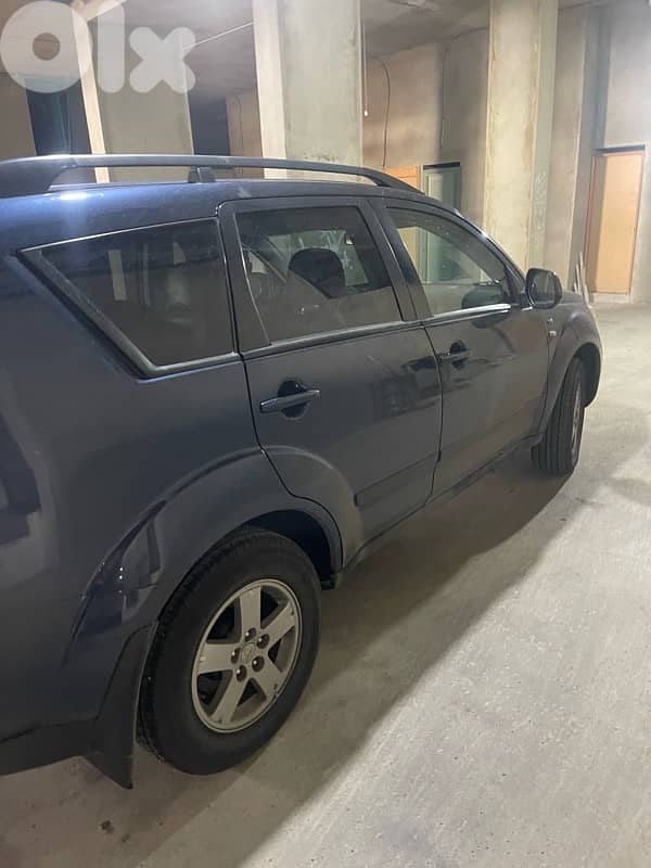 ميتسوبيشي آوتلاندر 2008 0