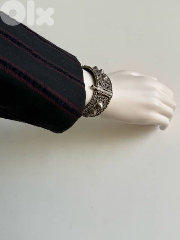 Antique handmade ethnic jewelry silver bracelet from south Oman 1