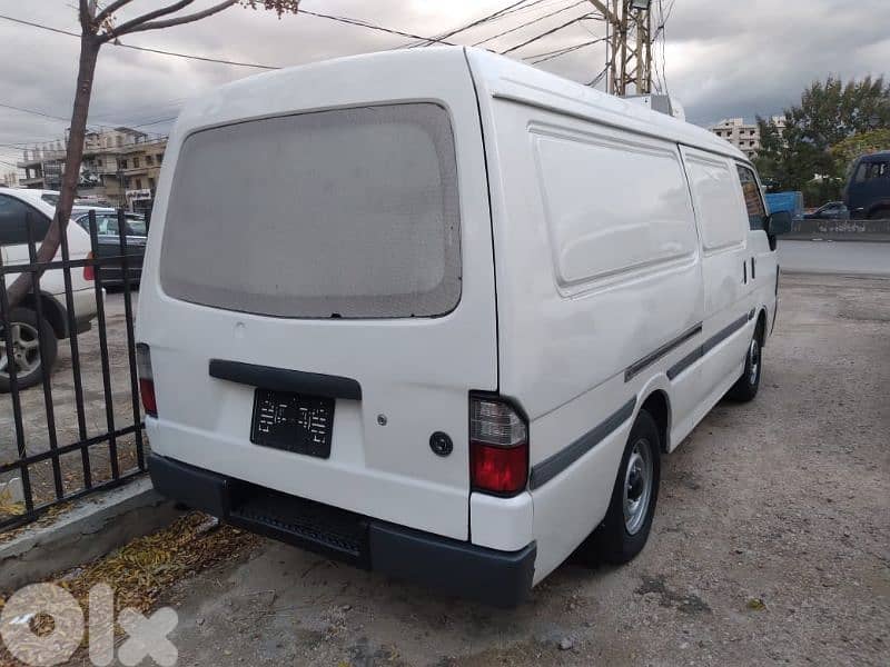 مازدا براد 1