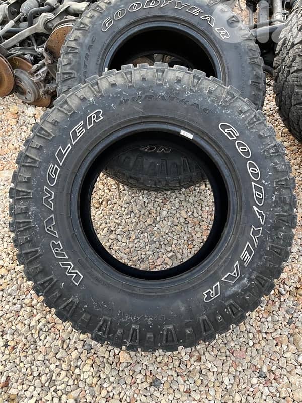 285/70/17 Goodyear - wrangler - duratrac 3