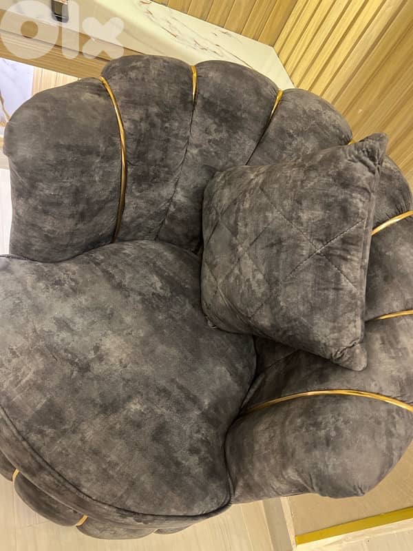 بيع صالون مستعمل نضيف 600$ 4