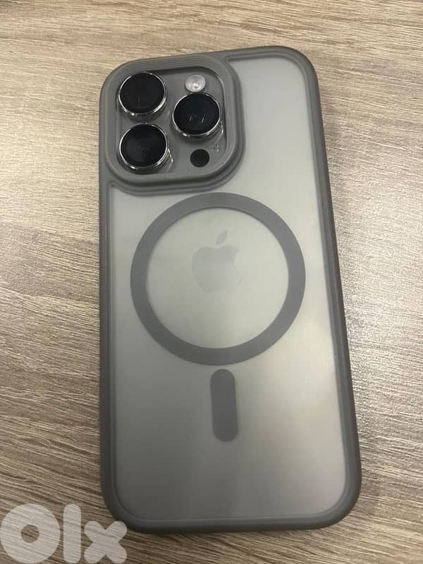 16 pro 512 GB 93% battery 1